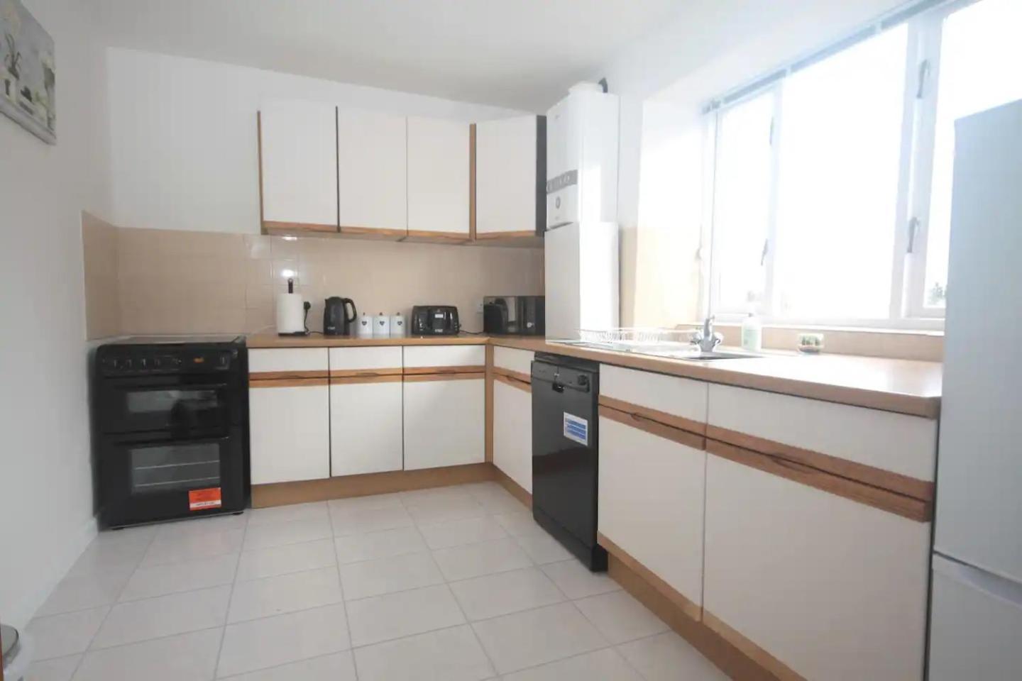 Апартаменты 28A Benedict Street Гластонбери Экстерьер фото